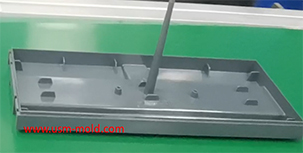 Direct gate of plastic injection mold runner system design